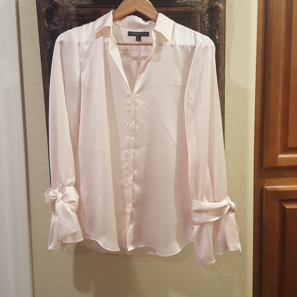 Banana Republic Poly-Tie Dillon Shirt; Size S